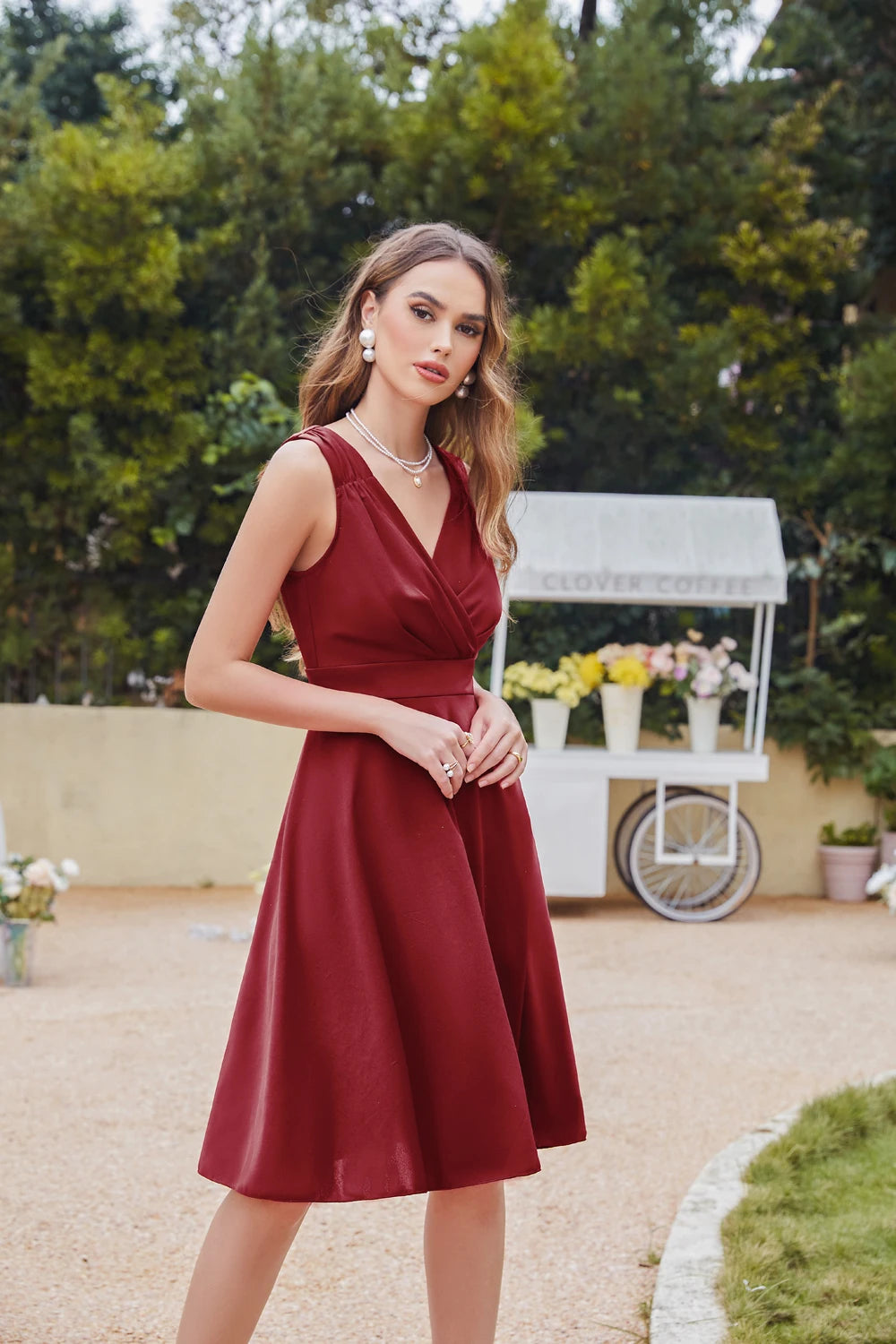 Sleeveless Black Elegant Cocktail Dresses A-Line V Neck Runched Bust Short Prom Party Gowns For Women Summer Burgundy Dark Green