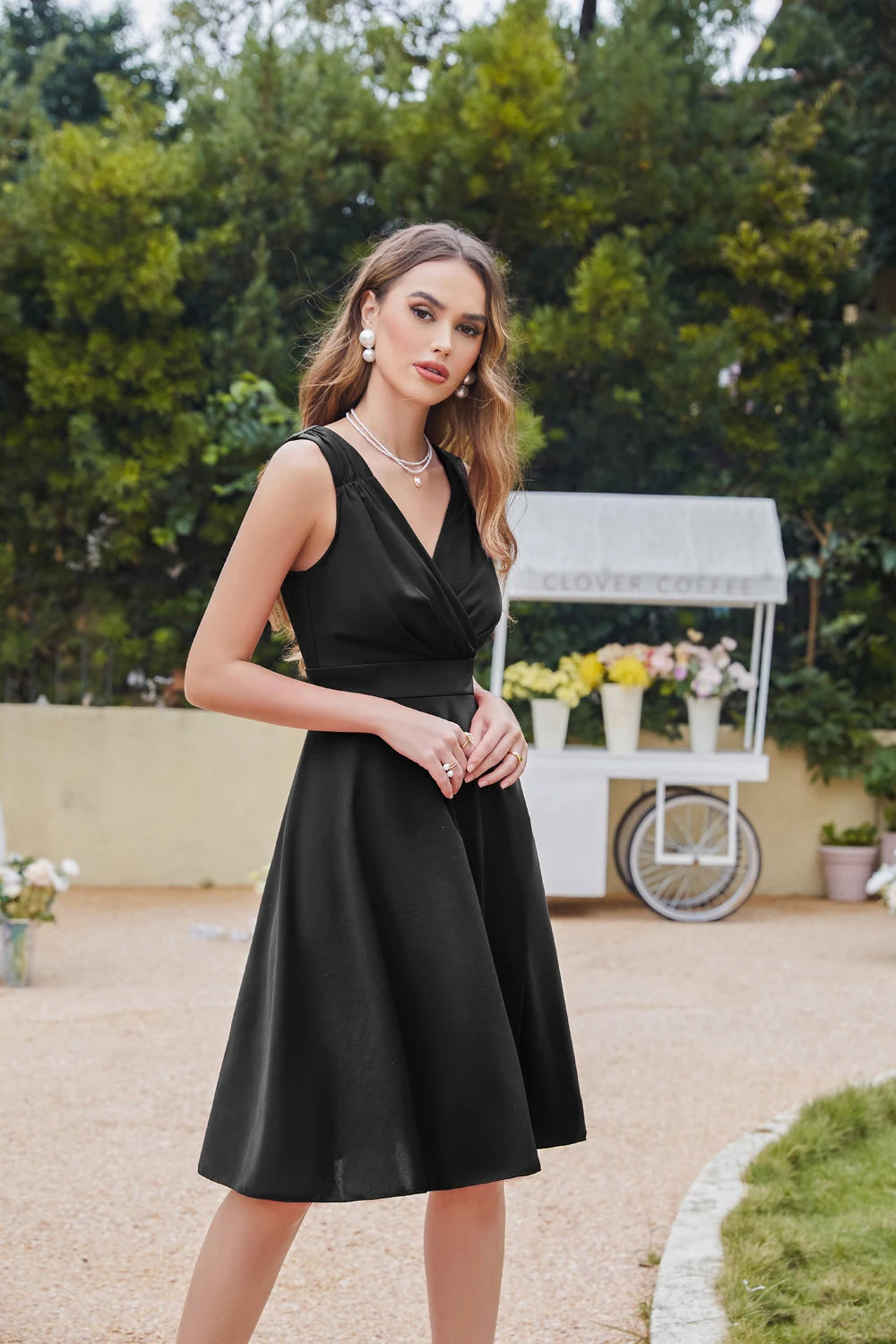 Sleeveless Black Elegant Cocktail Dresses A-Line V Neck Runched Bust Short Prom Party Gowns For Women Summer Burgundy Dark Green